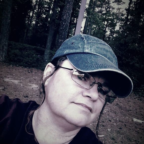 Meet your Posher, Beth - Picture 1 of 1